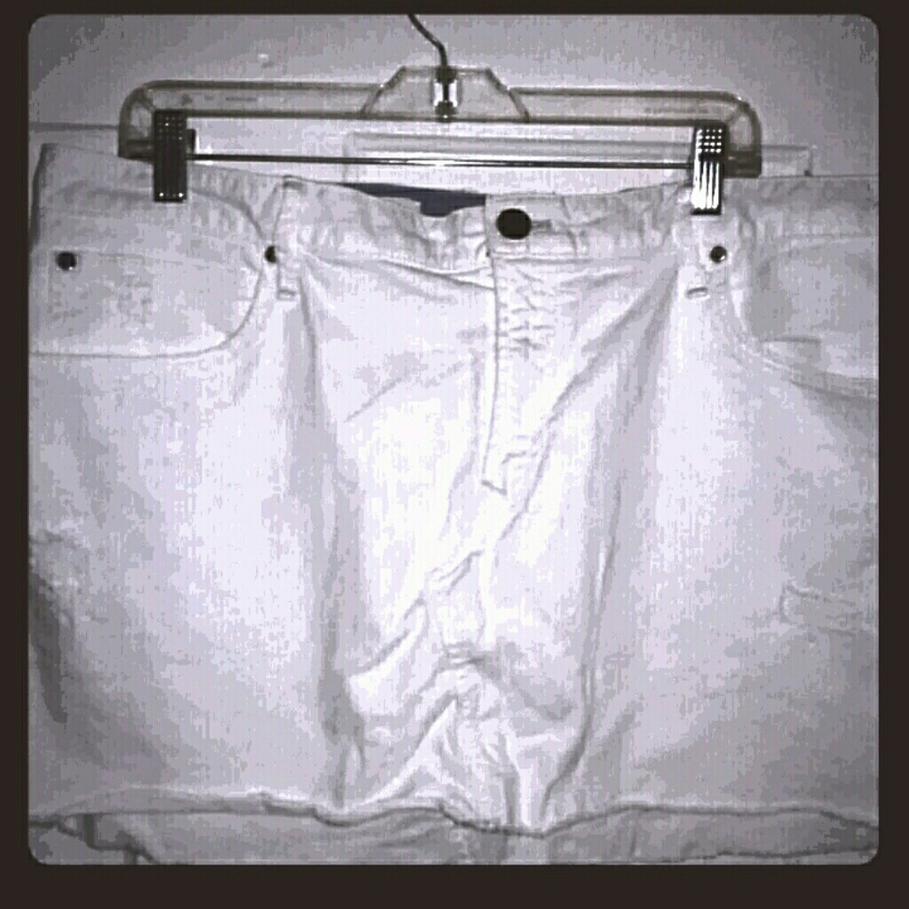 ###SOLD###White Denim Gap Mini Skirt. 18